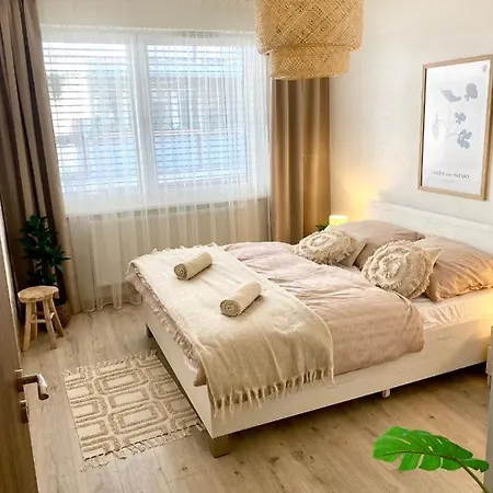 Apartamento The Elite Downtown A/c & Garage Parking Bratislava