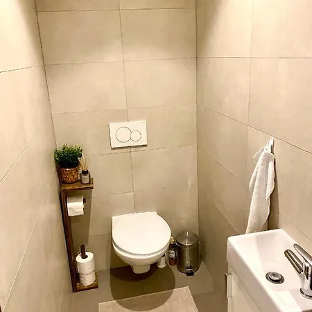 The Elite Downtown A/c & Garage Parking Bratislava