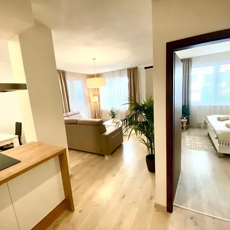 The Elite Downtown A/c & Garage Parking شقة